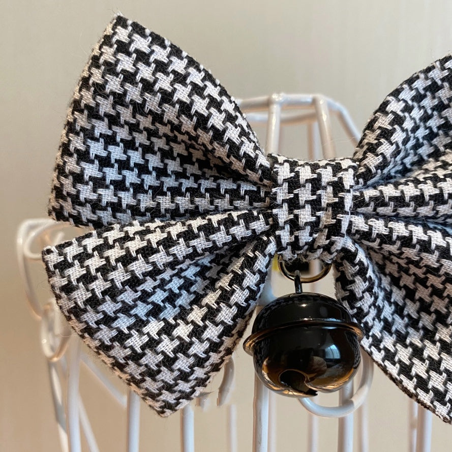 Pet Bow Tie Collar – Cute Adjustable Accessory for Cats & Small Dogs