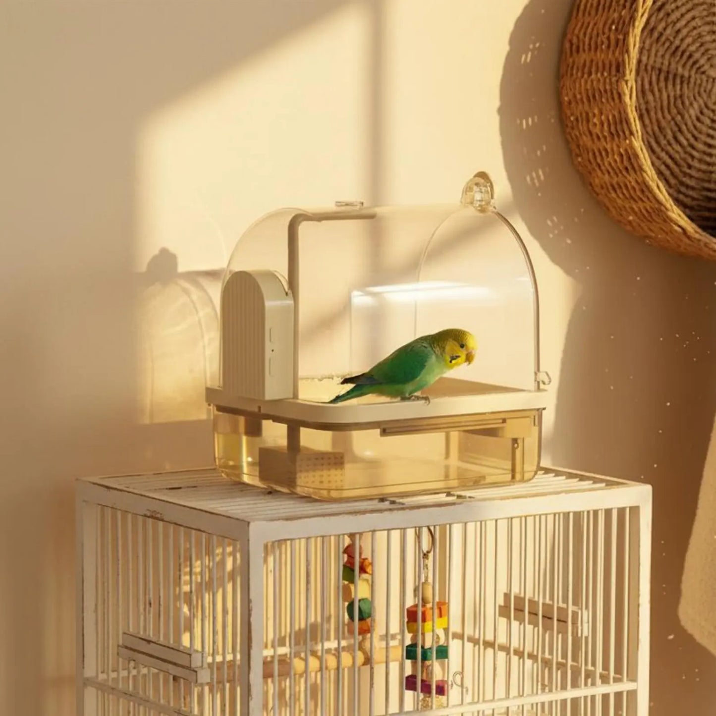 Hanging Avian Shower Transparent Panoramic View Enclosed Avian Bathing Box Parakeet Bath House Easy to Disassemble Pet Supplies
